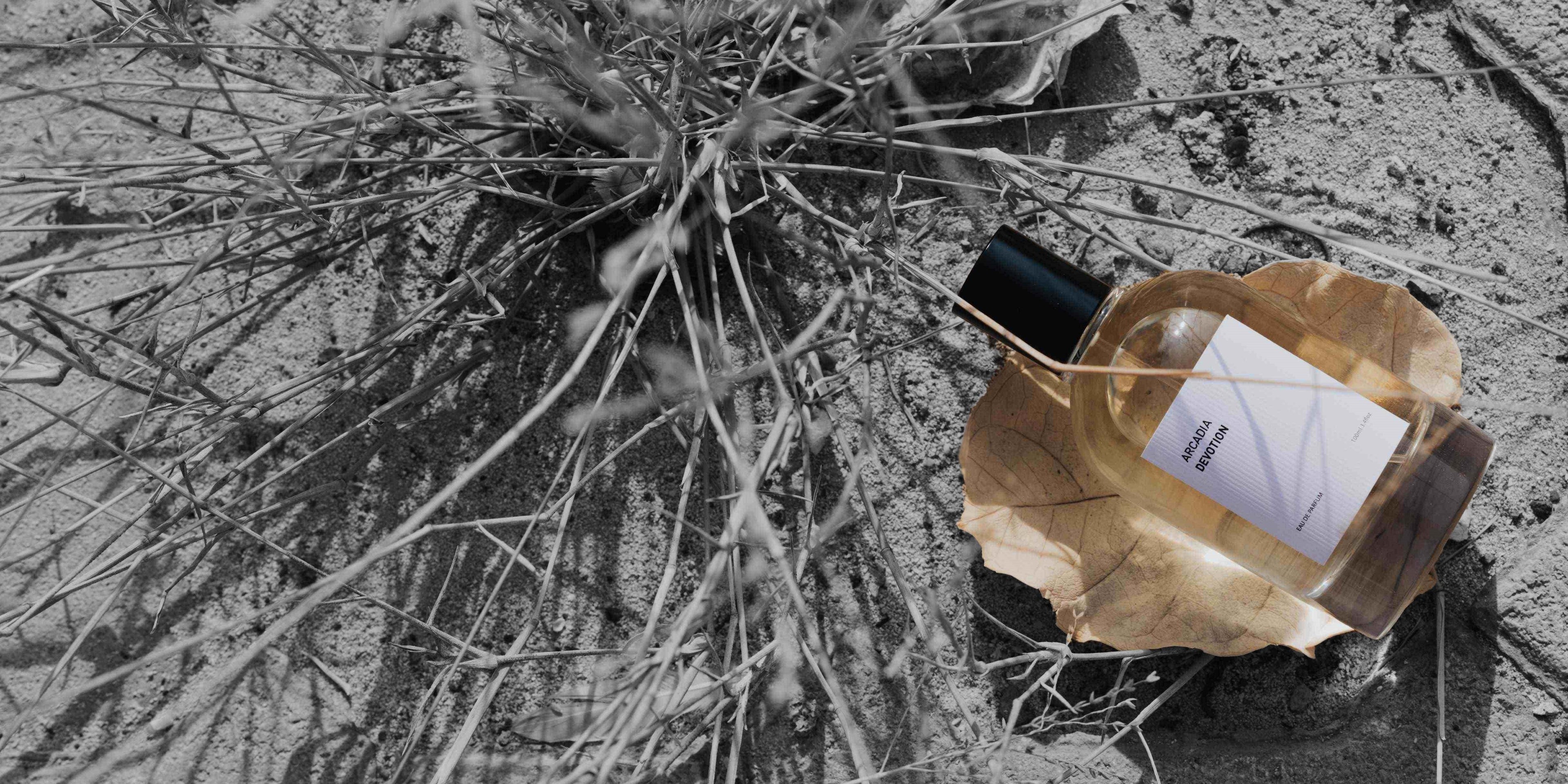 Unisex perfume bottle